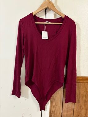 Mango V-Neck Long Sleeve Bodysuit minimalist in Wine size XL newt